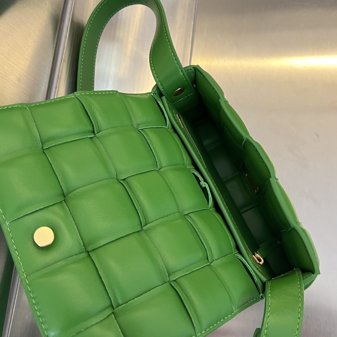  Small Padded Cassette Intreccio Leather Cross-body Bag Green 